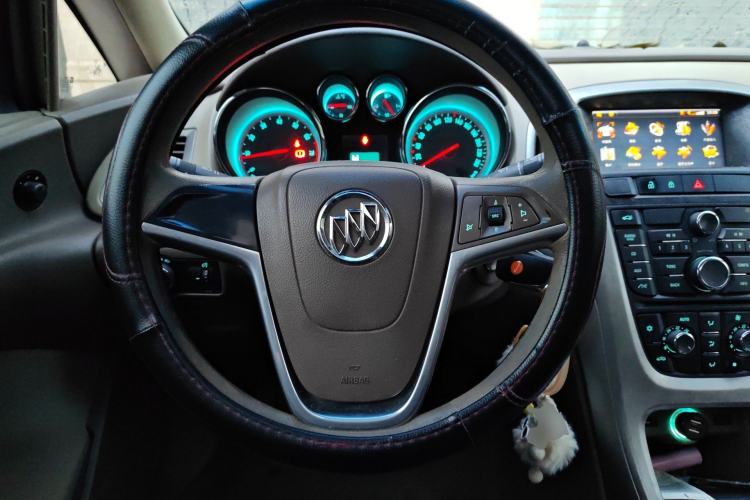 Used Buick GT 2013 GT 1.6L Automatic Fashion Edition Steering Wheel