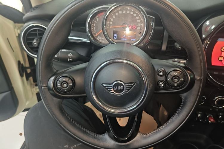 Used MINI 2018 1.5T ONE PLUS Five-Door Edition Steering Wheel