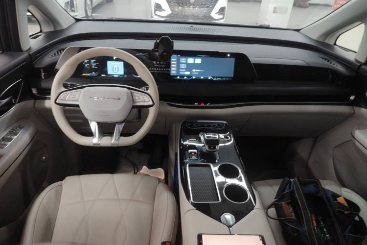 Used FORTHING Xinghai V9 2024 1.5TD 200km Chinese Knot Series Luxury Version
