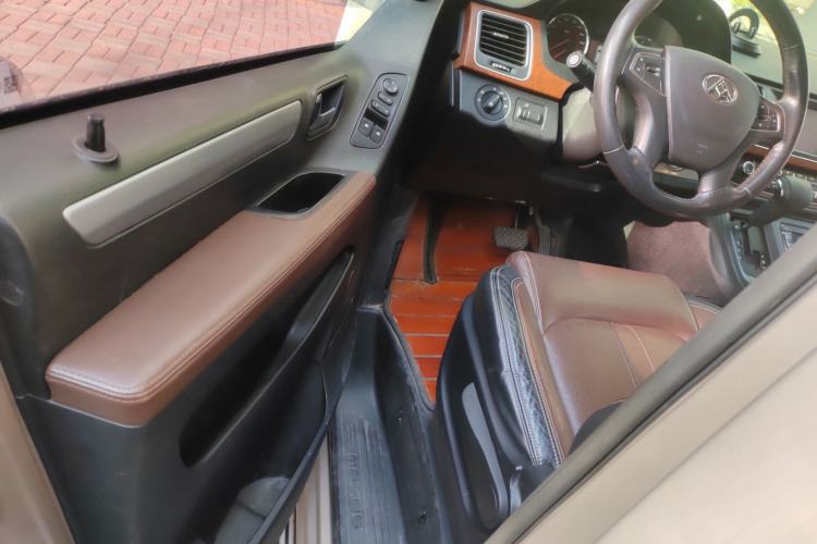 Used SAIC MAXUS G10 2014 2.0T Automatic Luxury Executive Edition
