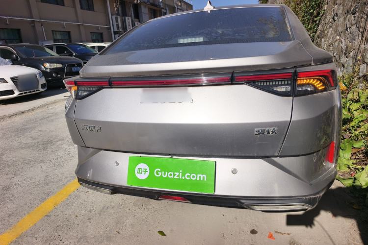 Used Dongfeng Aeolus Yixuan 2020 230T Automatic Dazzle Track Edition
