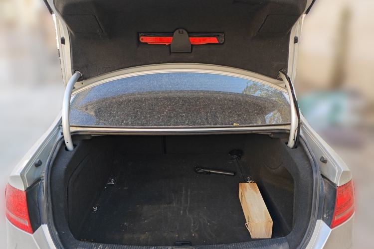 Used Audi A4L 2012 2.0 TFSI automatic standard version Trunk