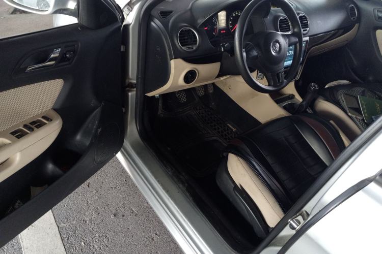 Used Volkswagen Lavida 2013 Classic 1.6L Manual Fashion Edition