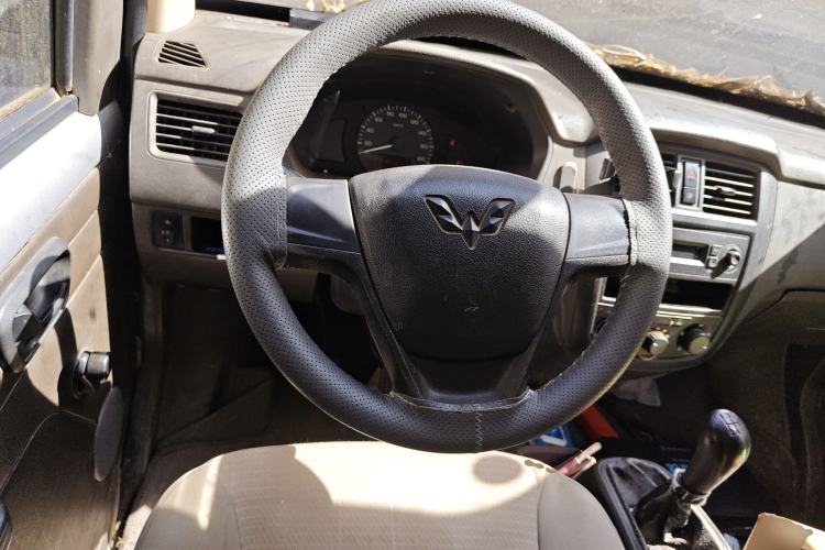 Used Wuling Rongguang 2014 1.5L S Base Version