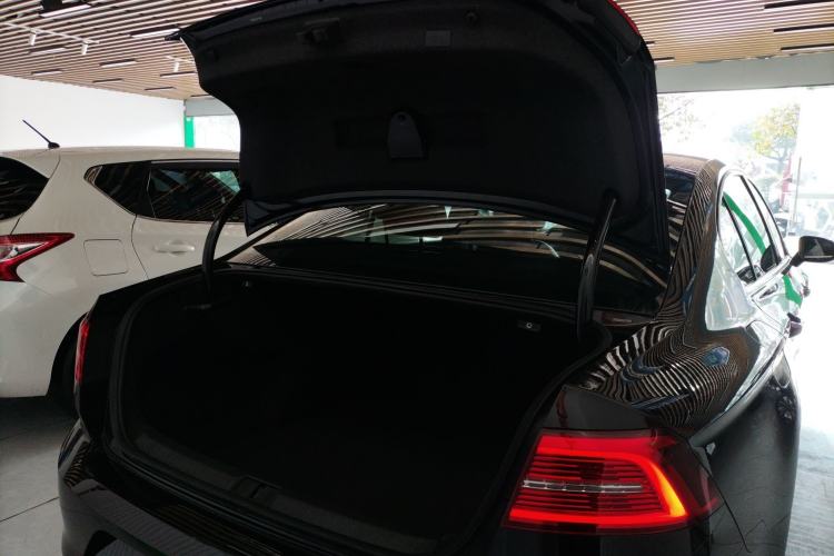 Used Volkswagen Magotan 2019 330TSI DSG Leading Edition China V Standard
