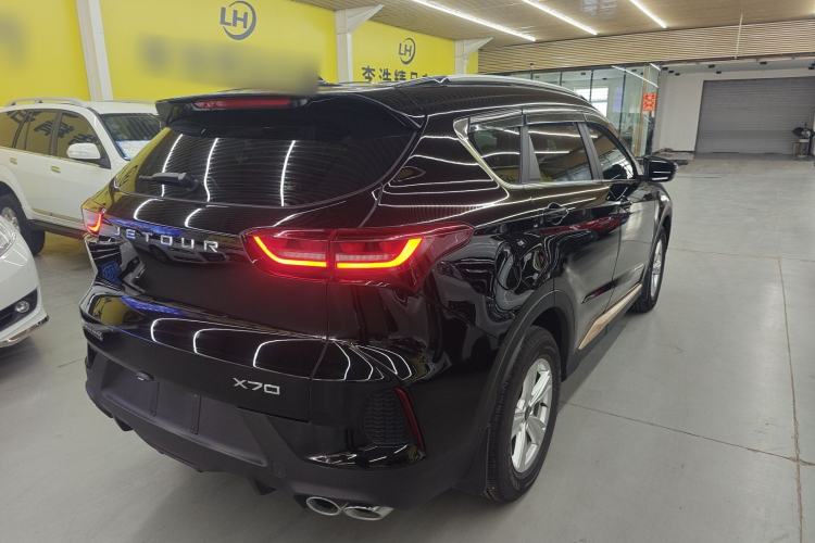 Used JETOUR X70 2025 1.5T Manual Overdrive Version 5 Seats
