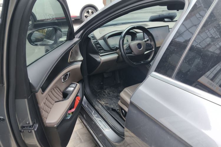 Used BYD Han 2022 DM-i 121KM Prestige Model
