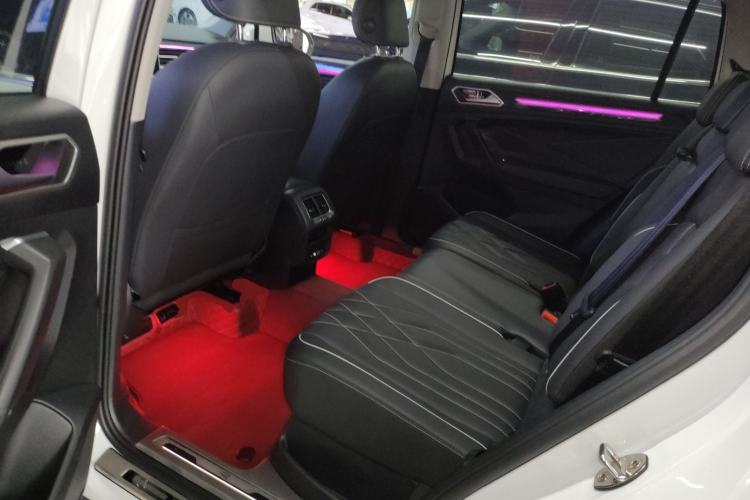 Used Volkswagen Tiguan L 2024 330TSI Automatic Two-Wheel Drive R-Line Enhanced Edition Left Rear Seat