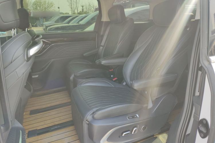 Used SAIC MAXUS G90 2022 2.0T Galaxy Seven-Seater Version
