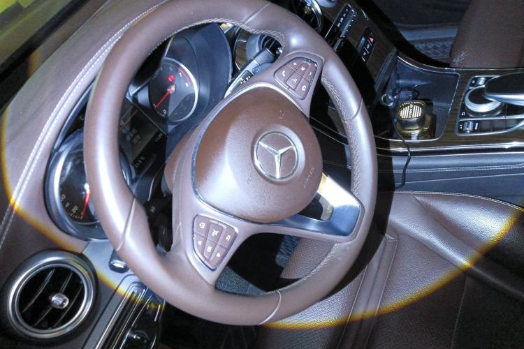 Used Mercedes-Benz GLC 2017 GLC 260 4MATIC Dynamic Edition Steering Wheel