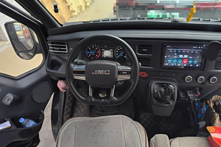 Used JMC Fushun 2022 2.0T Manual Multi-Function Passenger Vehicle Short Wheelbase Low Roof 6-Seater

