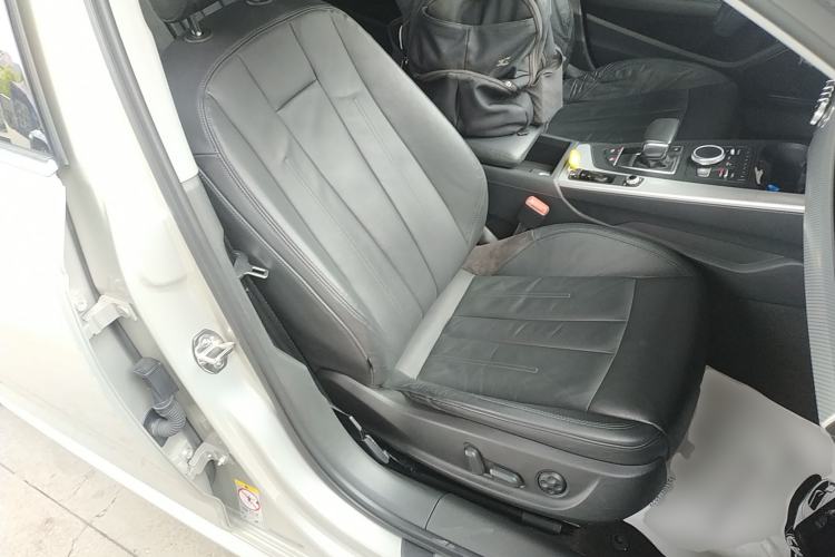 Used Audi A4L 2018 30th Anniversary Edition 40 TFSI Fashion Model Right Front Seat