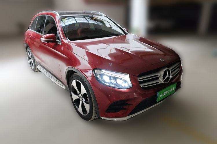 Used Mercedes-Benz GLC 2018 GLC 300 4MATIC Sport Edition Front Right 45 Deg