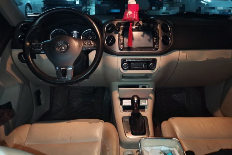 Used Volkswagen Tiguan 2012 1.8TSI Automatic All-Wheel Drive Elite Edition Center Console