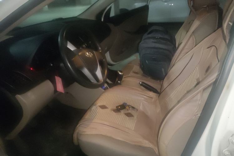 Used Hyundai Verna (older generation) 2014 1.4L Manual Smart GLS Trim Driver Seat