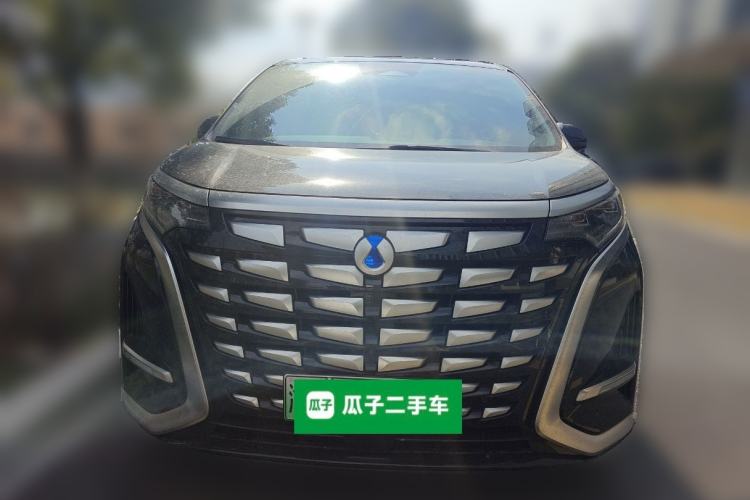 Used Denza D9 2022 DM-i 1040 Prestige Model
