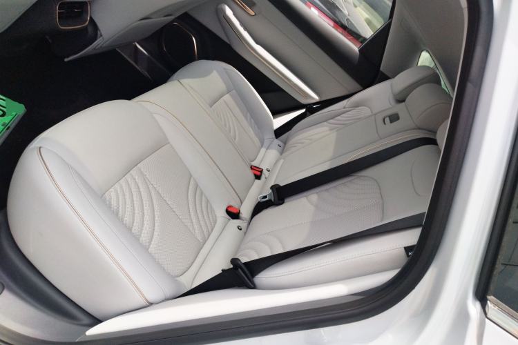 Used Baojun Enjoy 2025 Plug-in Hybrid 140km Standard Version