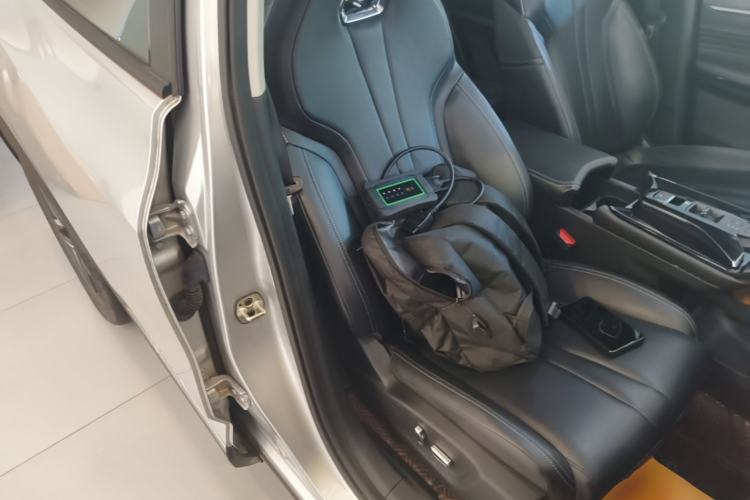 Ojetý Dongfeng Aeolus Mage 2023 DH-i 1.5T Prestige Edition