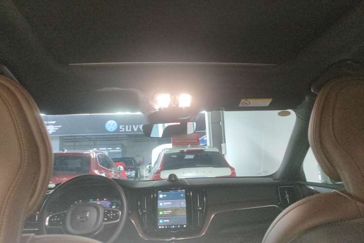 Used Volvo XC60 New Energy 2024 T8 Plug-in Hybrid Long-Range All-Wheel Drive Smart Luxury Edition