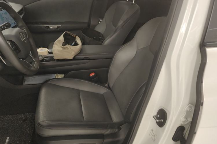 Used Lexus RZ 2023 450e All-Wheel Drive Luxury Edition Left Front Seat