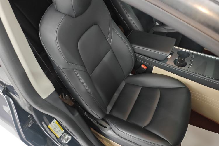 Used Tesla Model Y 2021 Long-Range All-Wheel-Drive Version
