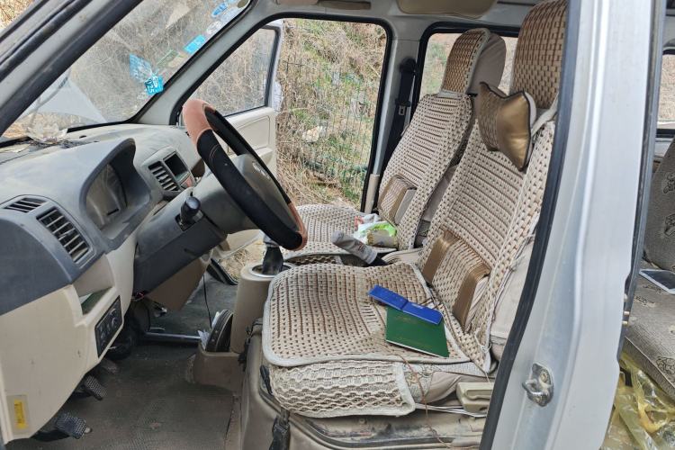 Used BAIC Weiwang 306 2011 1.3L luxury version 8 seats
