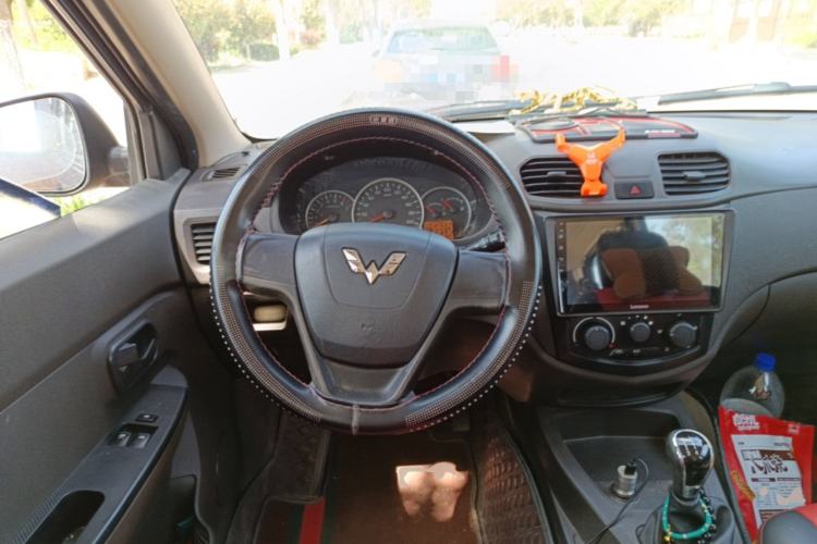 Used Wuling Hongguang 2015 1.2L S Base Model China IV Steering Wheel
