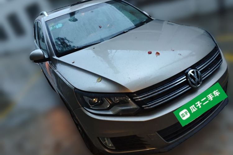 Used Volkswagen Tiguan 2013 1.8 TSI Automatic All-Wheel Drive Luxury Model Front Right 45 Deg