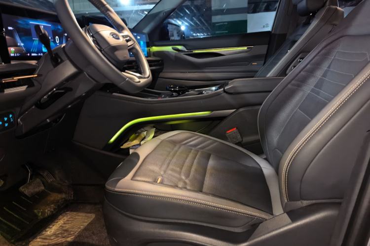 Used Ford Edge 2023 Edge L 2.0T EcoBoost E-Hybrid Four-Wheel Drive Seven-Seat Supreme Model Left Front Seat