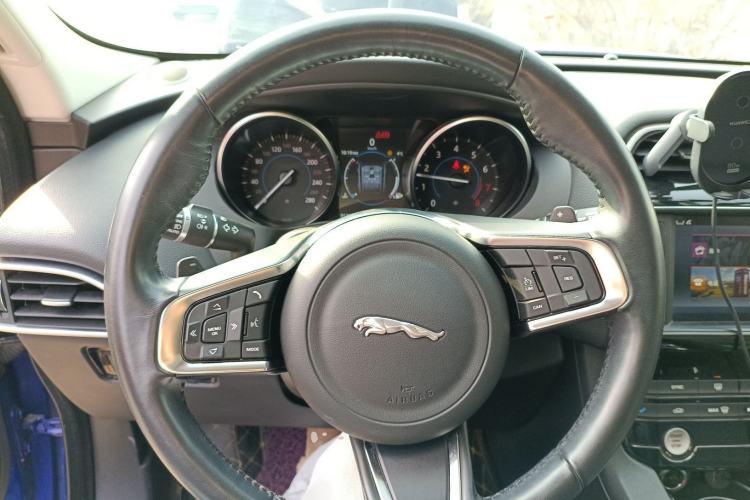 Used Jaguar F-PACE 2018 2.0T Four-Wheel Drive Urban Luxury Edition