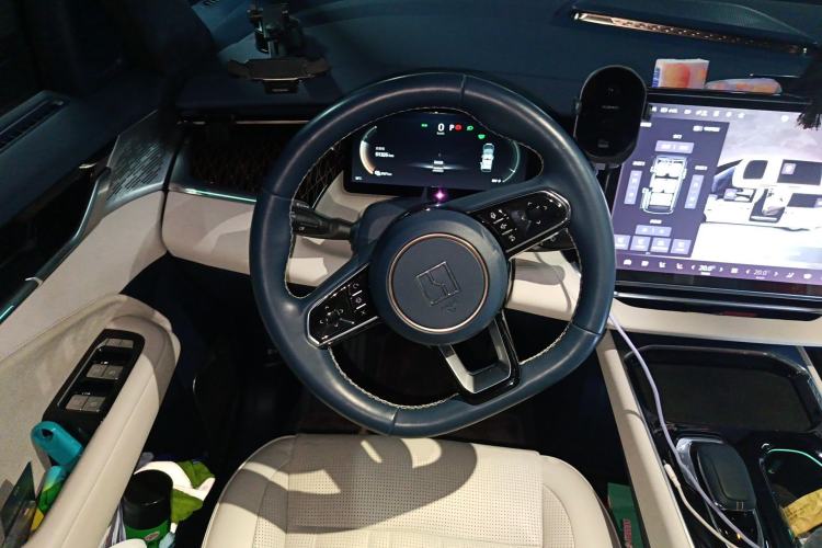 Used Zeekr 009 2022 WE Edition
