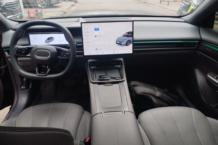 Used Lynk & Co 07 2024 EM-P 126 Long-Range Halo Interior 2