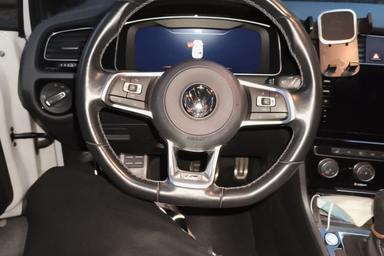 Used Volkswagen Golf 2020 Charming Edition 280TSI DSG R-Line Steering Wheel