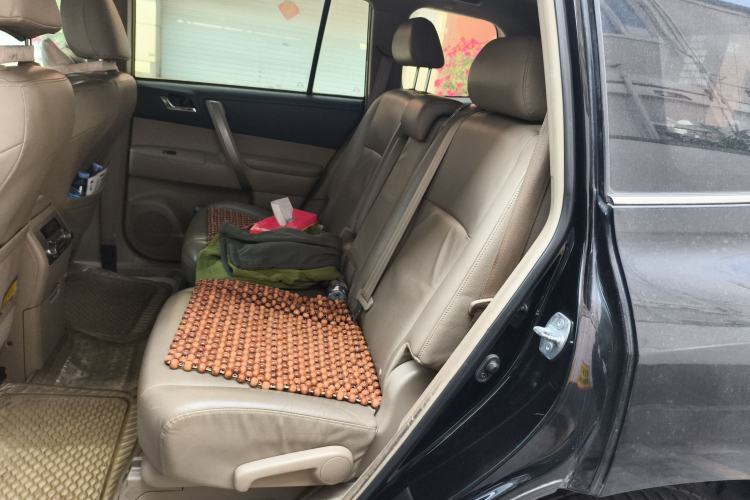 Used Toyota Highlander 2012 2.7L Two-Wheel Drive 7-Seater Luxury Edition Left Rear Seat