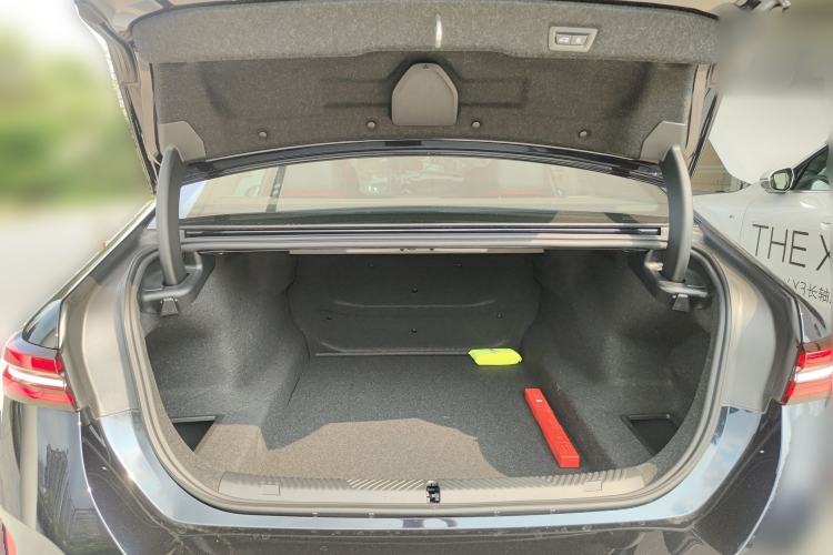 Used BMW 5 Series 2025 530Li Luxury Edition M Sport Package Trunk