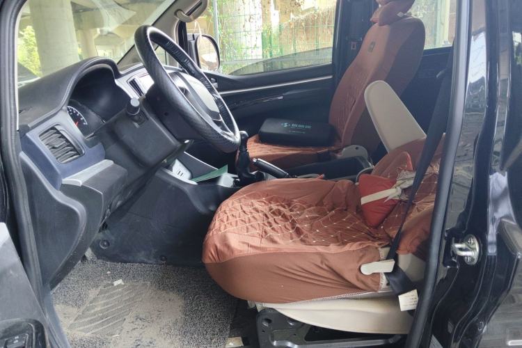 Used FORTHING Lingzhi 2023 M5L 1.6L Base Model 7 Seats
