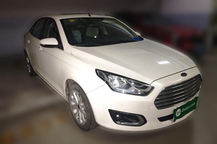 Used Ford Escort 2015 1.5L Automatic Fashion Model Front Right 45 Deg
