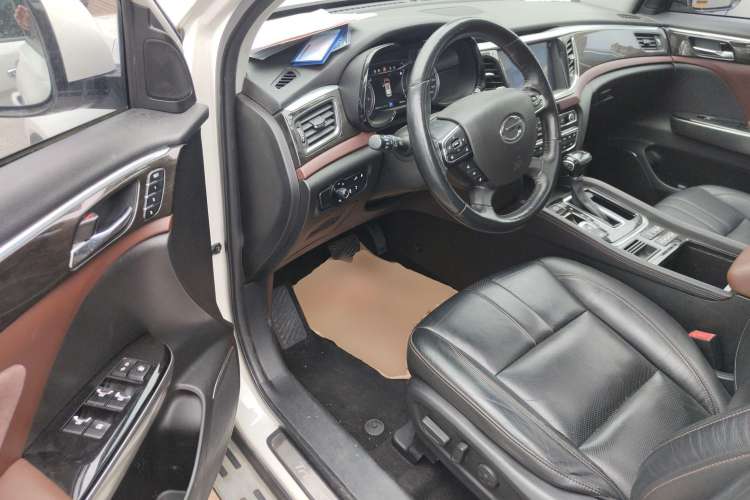 Used GAC Trumpchi GS8 2017 320T Two-Wheel Drive Luxury Smart Connectivity Version (7 Seats)
