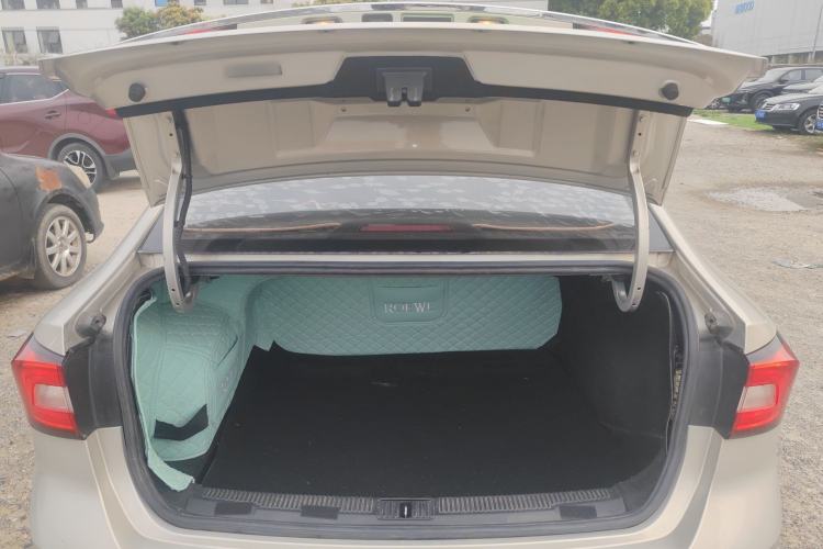 Used Roewe i5 2020 1.5L Manual 4G Connect Leehao Flagship Edition
