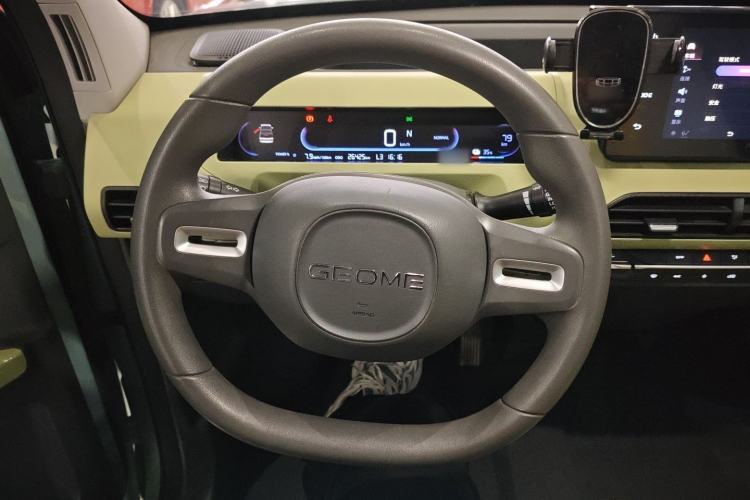 Used Geely Galaxy Panda 2023 Panda Mini 200km Endurance Bear
