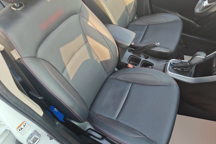 Used Suzuki S-Cross 2014 1.6L CVT Two-Wheel Drive Elite Version
