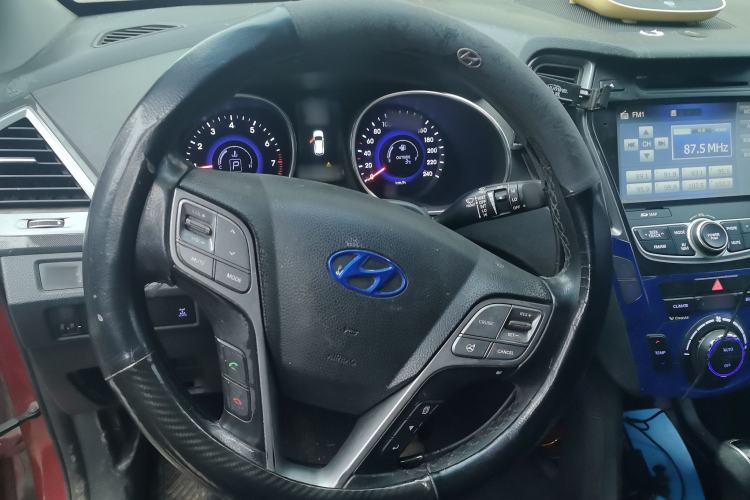 Used Hyundai Santa Fe 2013 Revised Version 2.4L Automatic All-Wheel Drive Smart Type Steering Wheel