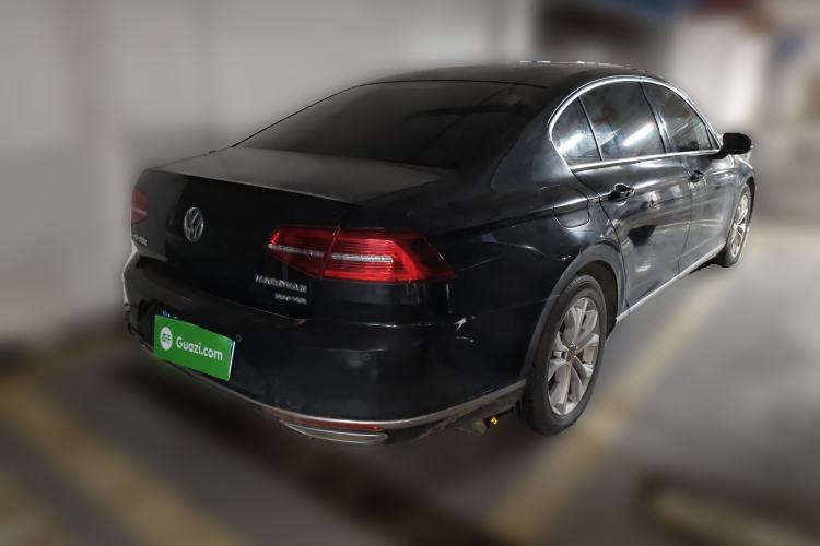 Used Volkswagen Magotan 2017 330TSI DSG Luxury Model Rear Right 45 Deg