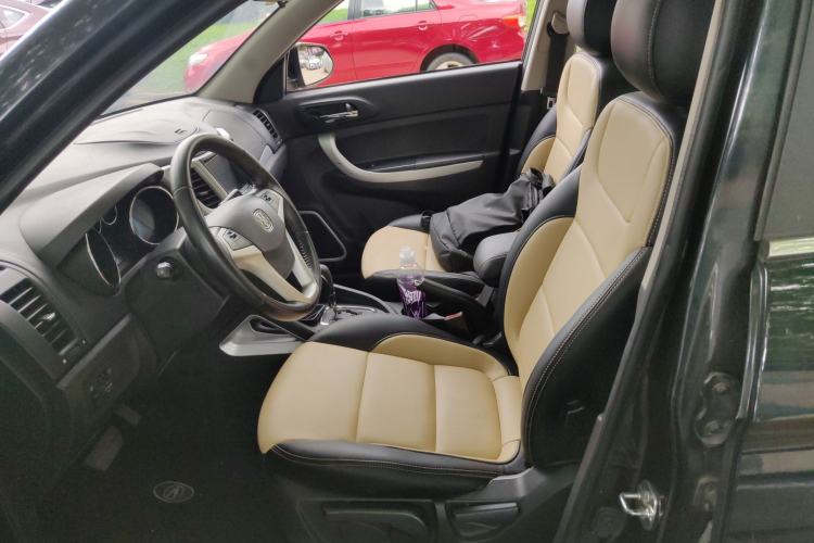 Used CHANGAN CS35 2015 1.6L Automatic Luxury Model China V Standard

