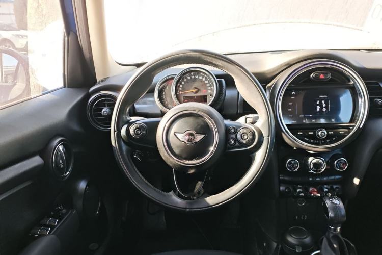 Used MINI MINI 2016 1.5T COOPER Five-Door Edition