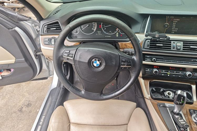 Used BMW 5 Series 2011 528Li Leading Model
