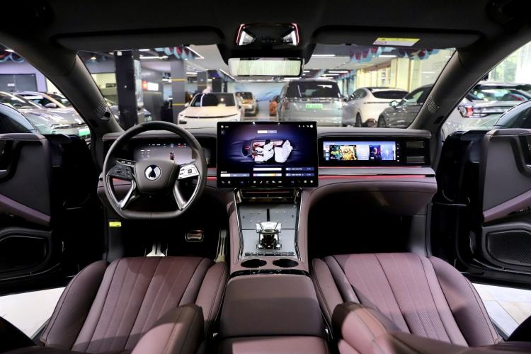 Used Denza Z9GT 2024 1100 4x4 Max First Edition Interior 4