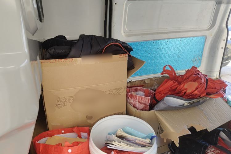 Used Sunlong DST 5 2021 All-Electric Van with 41.86 kWh Left Rear Seat