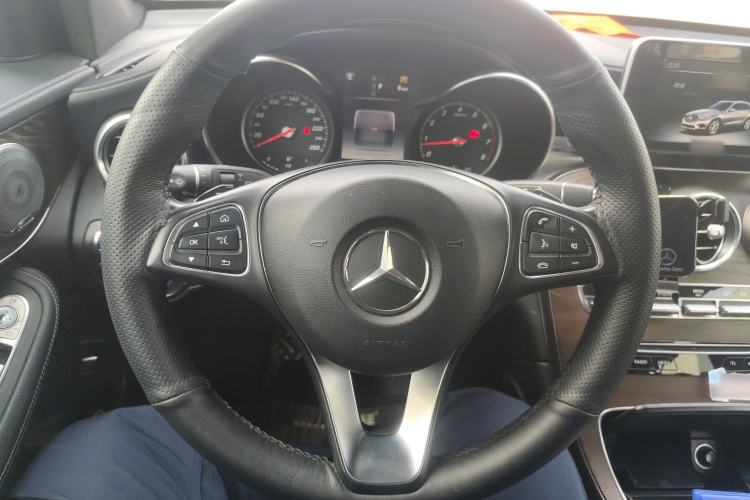 Used Mercedes-Benz GLC 2017 GLC 300 4MATIC Sport Edition Steering Wheel