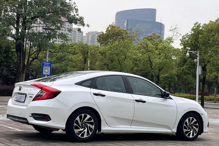 Used Honda Civic 2016 220TURBO CVT Luxury Edition Exterior 3